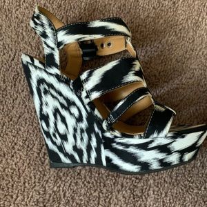 Zebra print wedges